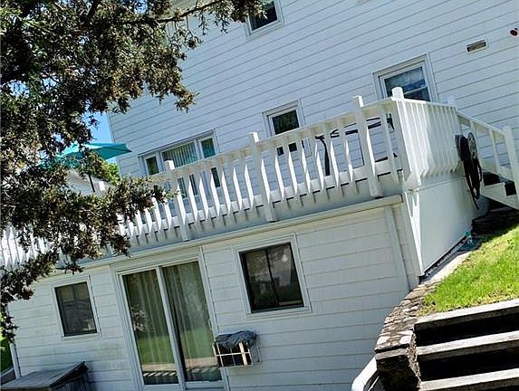 4th image of 98 Walmer Ave