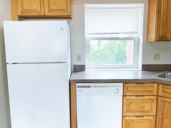 3rd image of 449 Sea St #5T