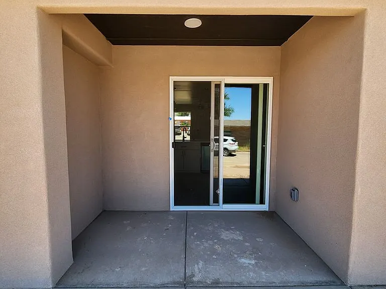 1301 Jefferson Ave — Photo 2