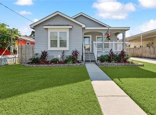 15 E Chalmette Cir, Chalmette, LA 70043