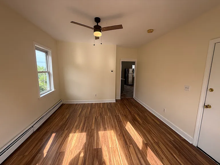 20 Peach Ave #2 — Photo 11