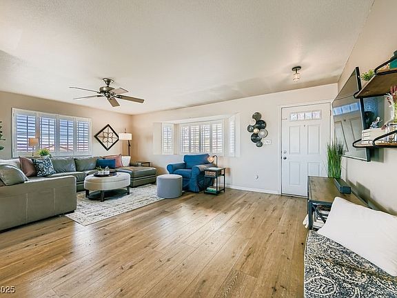 5th image of 200 W Cypress Dr