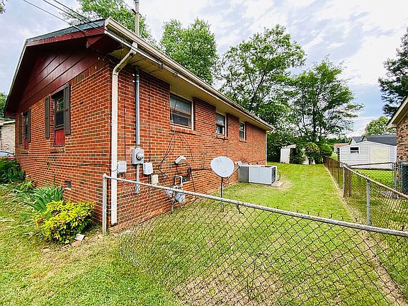2nd image of 6122 Valley Park Dr NW