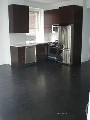 Rented by Triumph Property Group | media 23