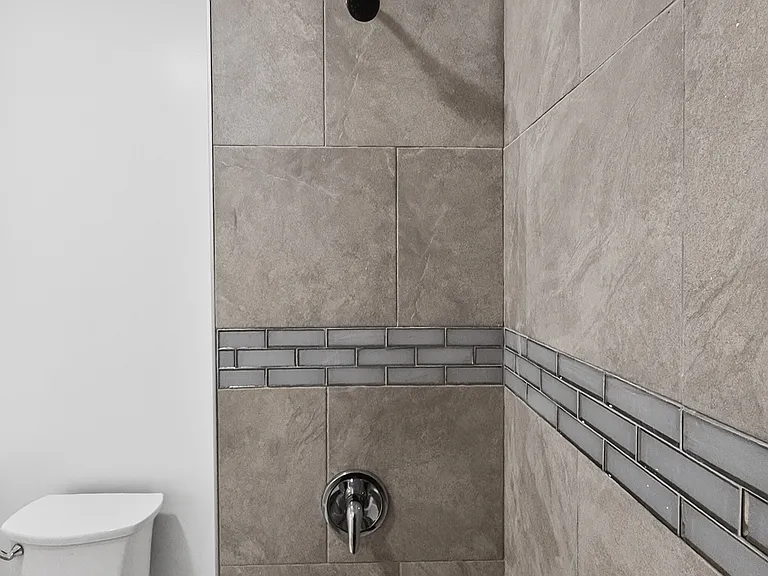 826 S 15th St — Photo 31
