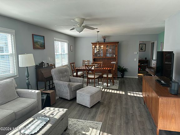 3rd image of 38 La Dunette Drive
