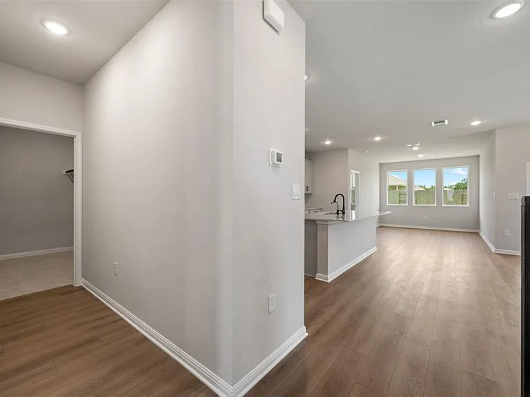 113 Coleto Trl — Photo 5