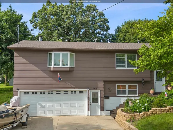 440 W 9th St, Garner, IA 50438