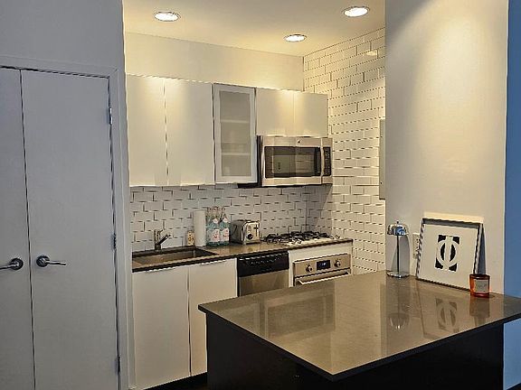 5th image of 41 Grove St #1B