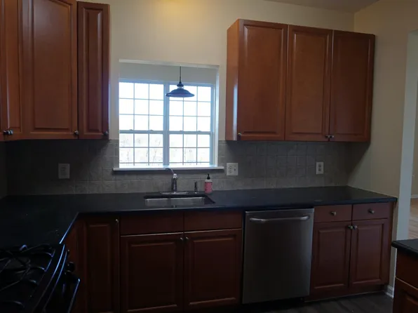 47 Conover Ter, Lebanon, NJ 08833