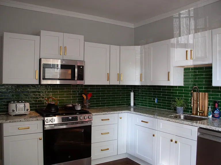 2421 Nashville Ave — Photo 5