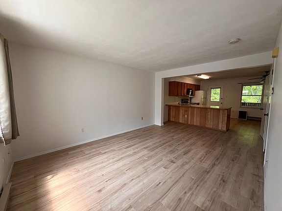 3rd image of 2087 Mary Ellen Ln