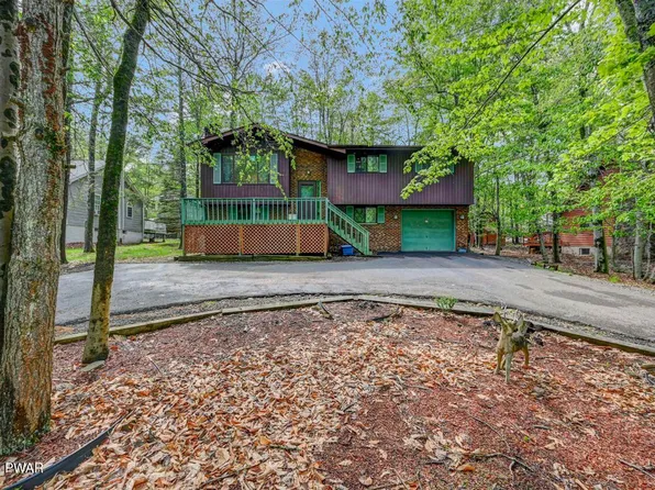 1036 Mountain Top Dr, Lake Ariel, PA 18436