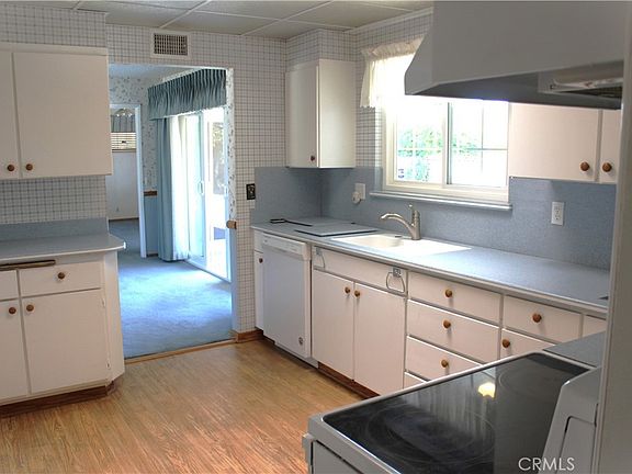3rd image of 671 Palomar Dr