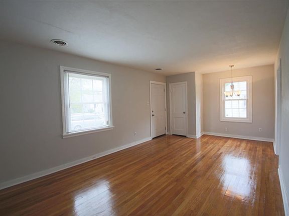 3rd image of 2604 Dunn Ave