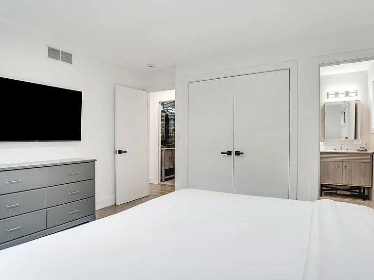 16 Oyster Pond Ln — Photo 12