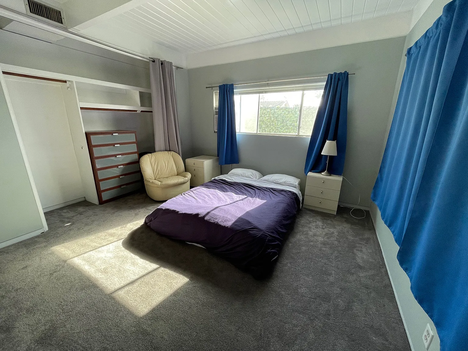 5 bed, 2044 sqft, $1,500 — Photo 1