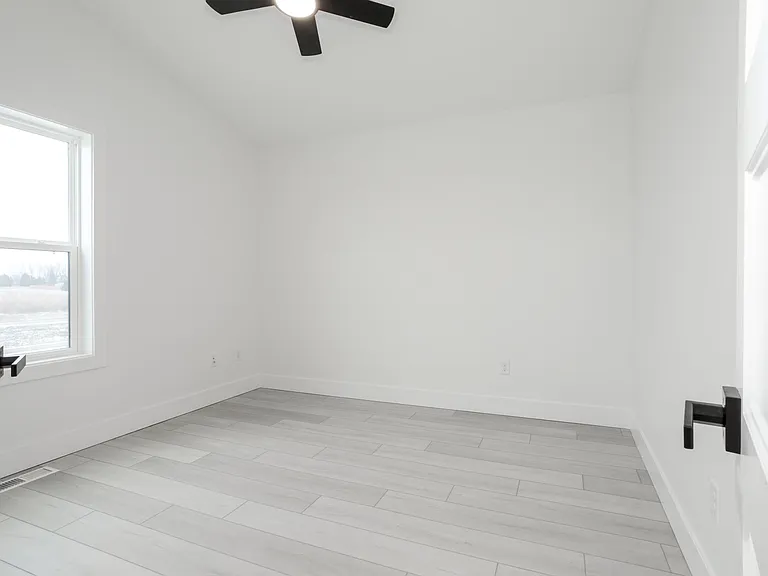 1527 Duncannon Dr — Photo 17