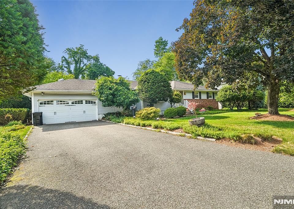 1st image of 425 Beech Ave