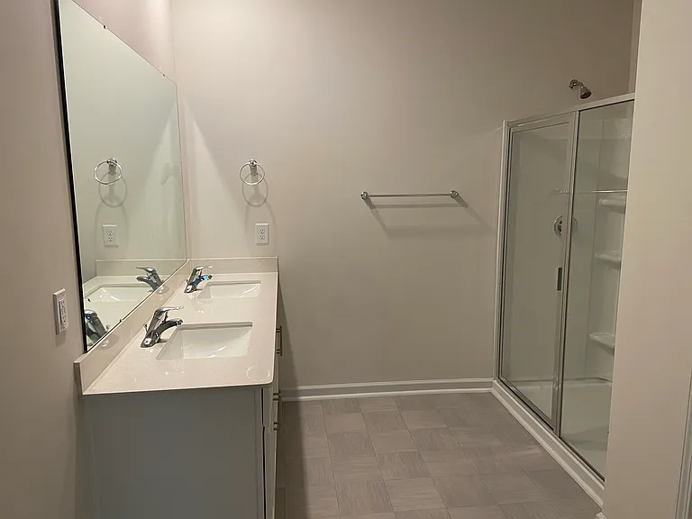 1251 Middlecrest Dr — Photo 18