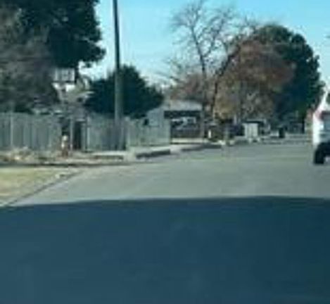 Exterior Neighborhood (street photo)
