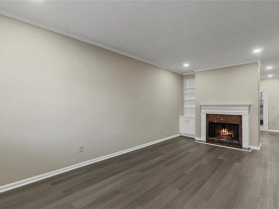 5th image of 105 Glen Acres Ct