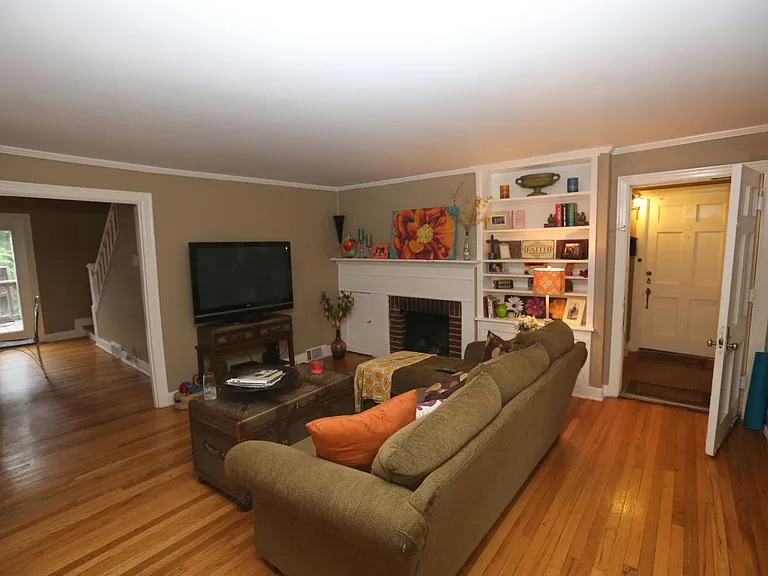 813 Beechwood St #4 — Photo 2