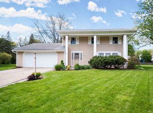 1933 Montgomery Ct, Fort Wayne, IN 46815