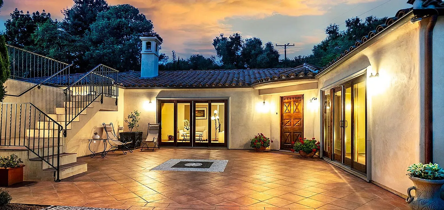 4 bed, 3.5 bath, 3600 sqft, $15,000 — Photo 1
