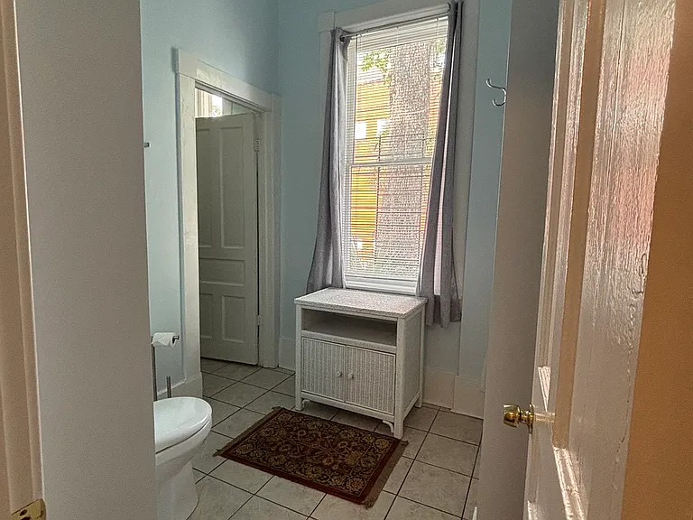 1902 Barnard St — Photo 13