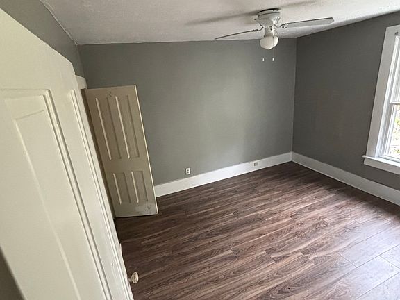 2nd image of 373 W Oregon Ave #373
