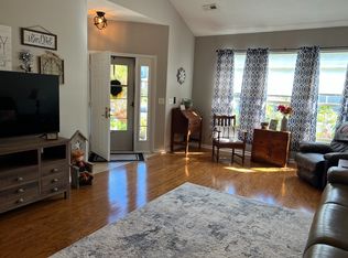112 Maple Leaf Dr, Johnstown, OH 43031