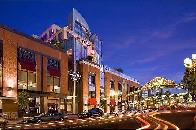1st image of 207 5th Ave #711