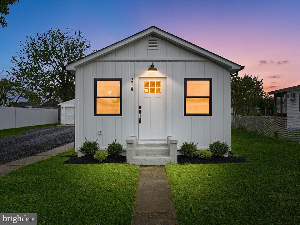 1st image of 218 Woodland Ave