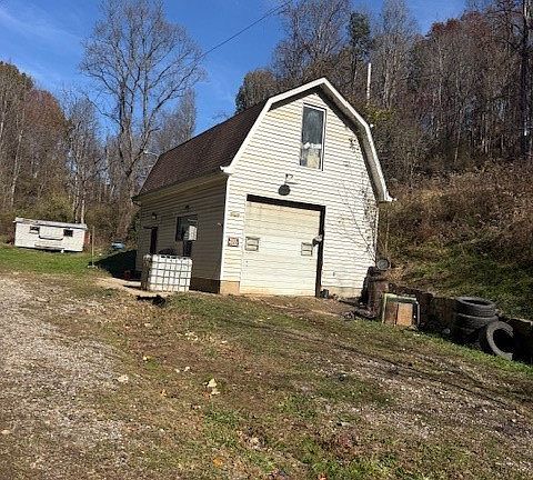 3rd image of 262 Plantation Rd