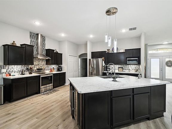 5th image of 18317 Treehaven Dr