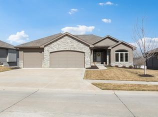 2517 N 188th St, Elkhorn, NE 68022
