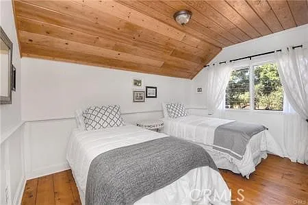 1239 Rainbow Valley Blvd — Photo 22