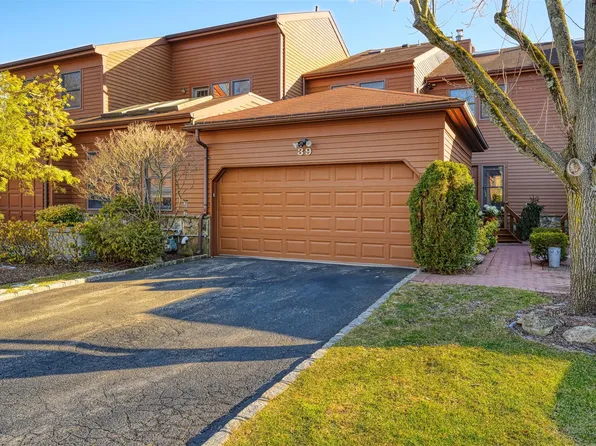 39 Hunt Drive, Jericho, NY 11753