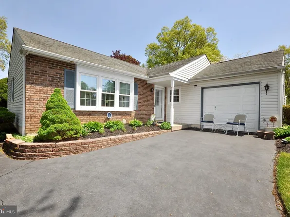 91 Lark Dr, Holland, PA 18966