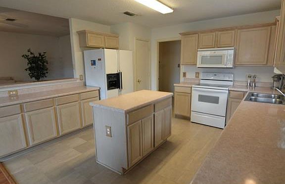 2nd image of 1005 Valley Branch Dr