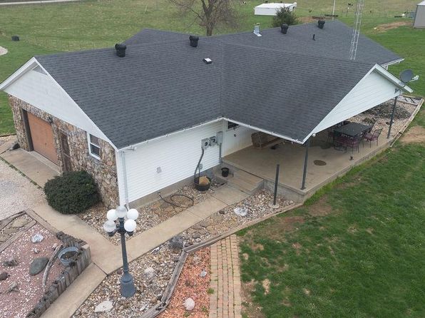 2978 Rager Rd, Mitchell, IN 47446