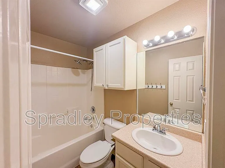105 E 15th Ave — Photo 8