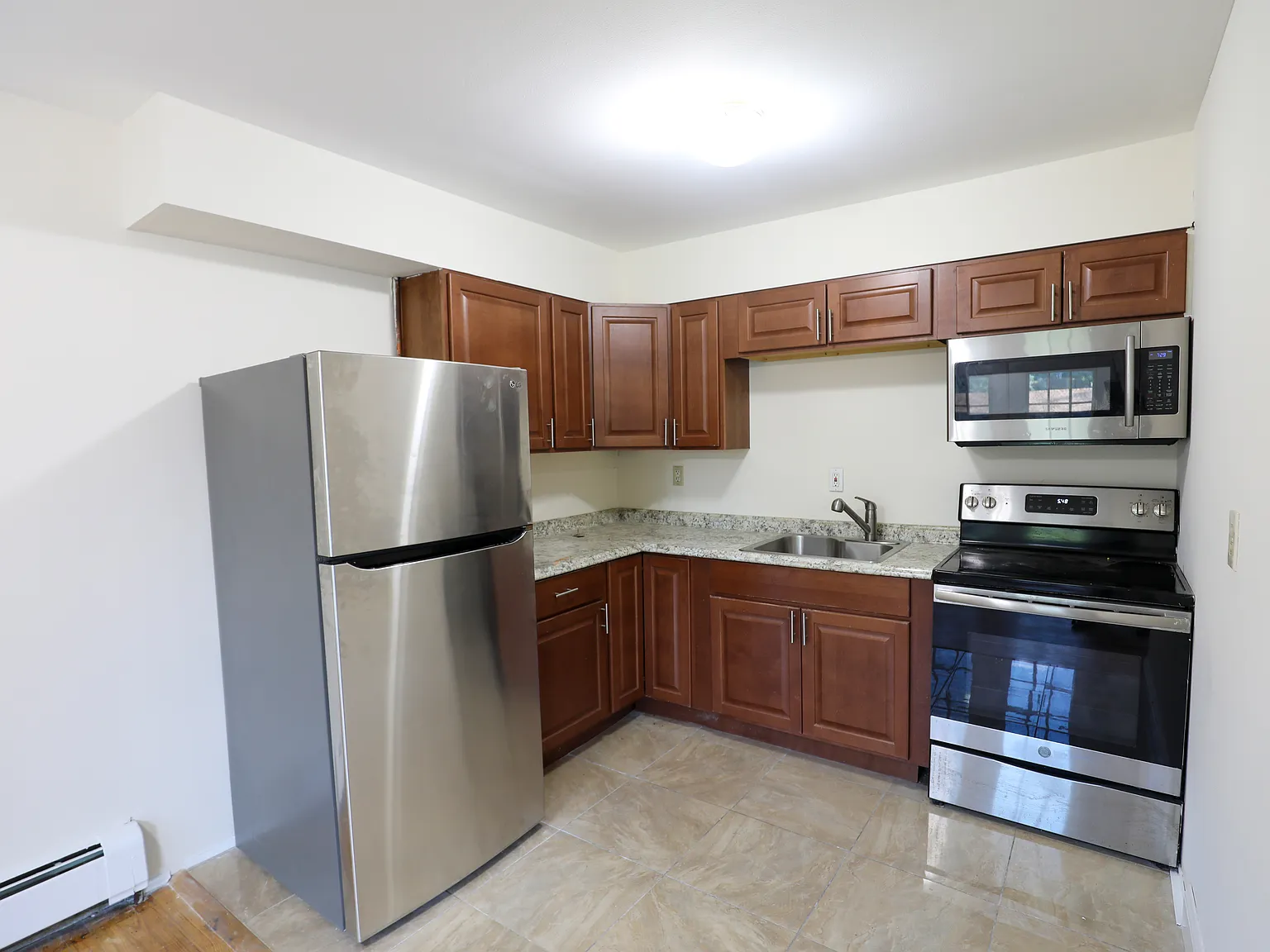 1 bed, 700 sqft, $1,650 — Photo 3