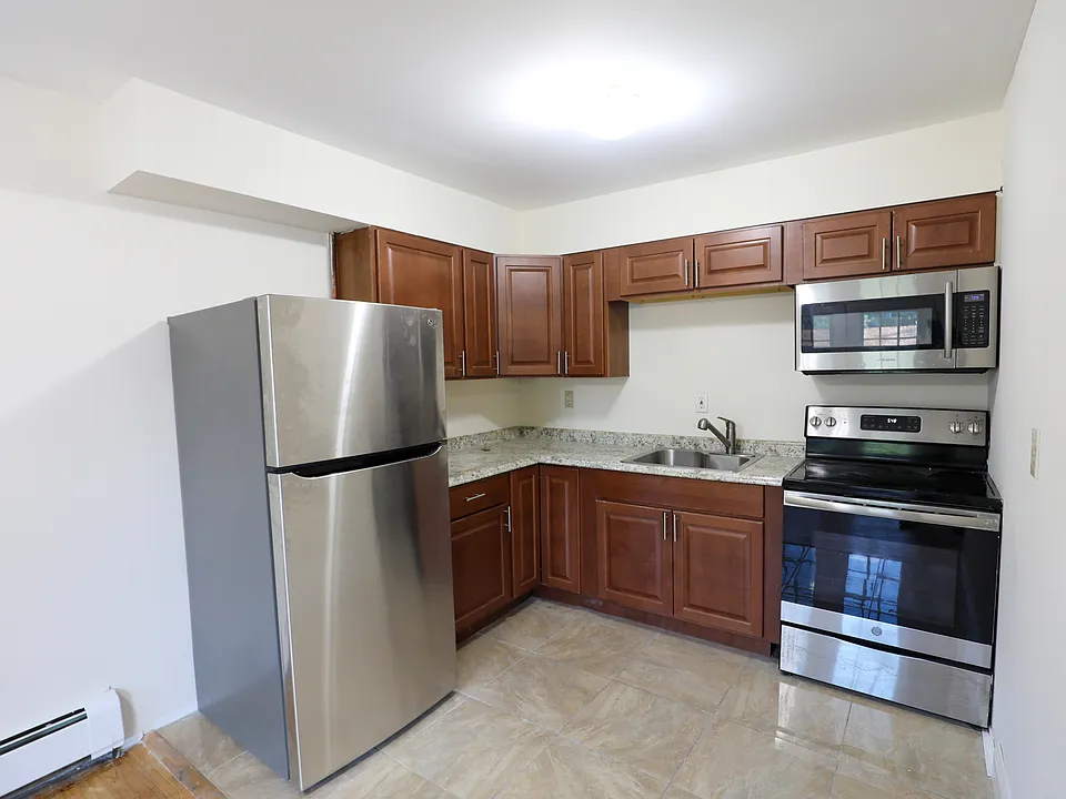 30 Lamb Ave #4A