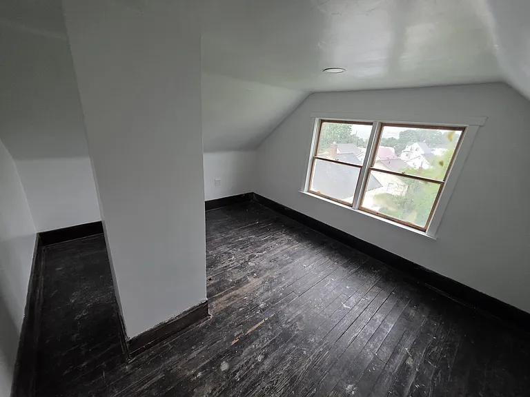 3rd Floor Spare Room