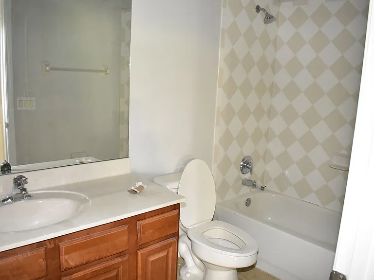 2415 Sabastian St — Photo 31
