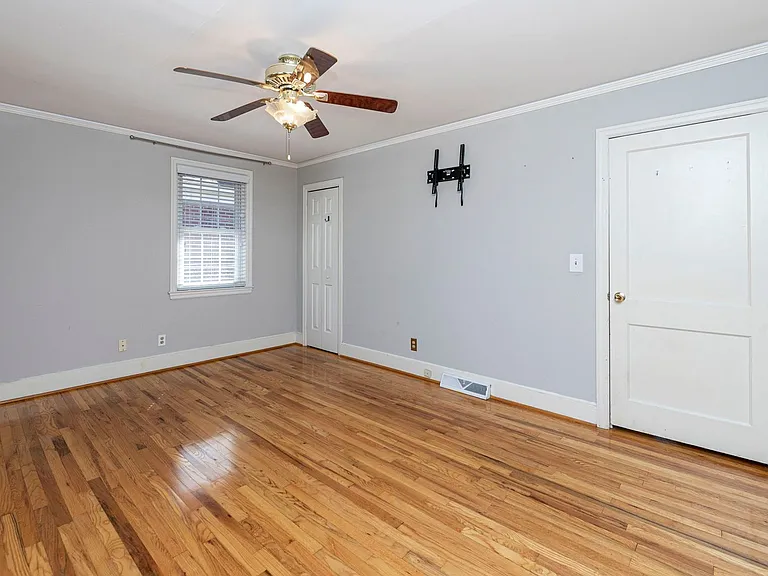 941 Evergreen Ave — Photo 32