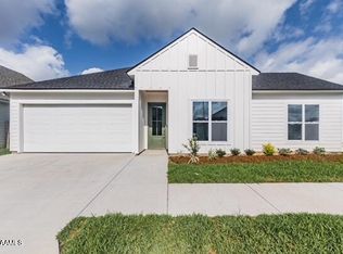 122 Santa Marta Dr, Youngsville, LA 70592