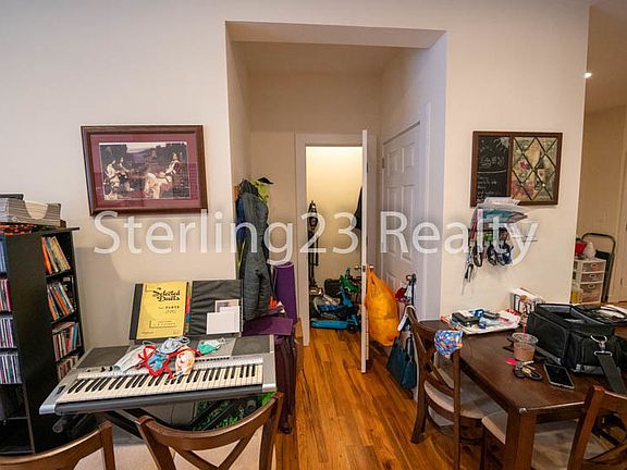 4th image of 2360 27th St #1F